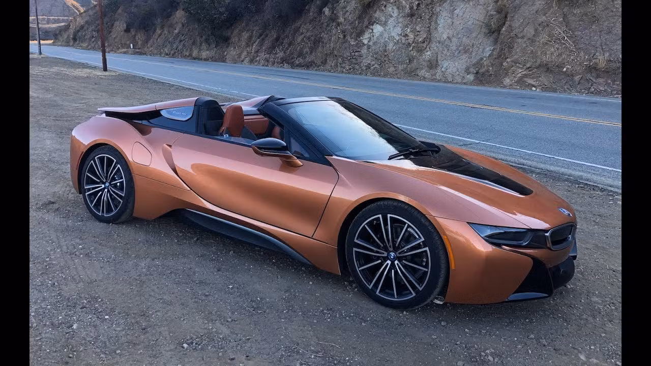 2025 i8